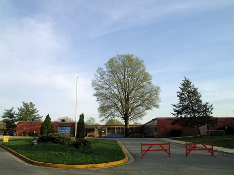 Dar-Us-Salaam and Al-Huda School, College Park, MD, United States, 2004-4-20, 